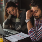 Cicero Viana Filho apresenta estratégias práticas para eliminar dívidas e retomar a saúde financeira.