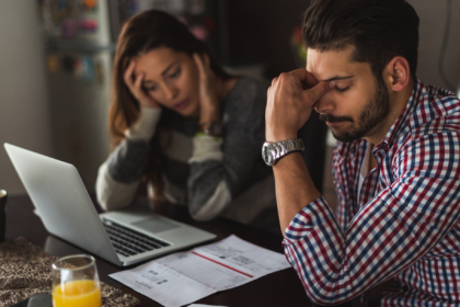 Cicero Viana Filho apresenta estratégias práticas para eliminar dívidas e retomar a saúde financeira.