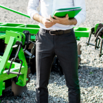 Hebron Costa Cruz de Oliveira mostra como o setor agropecuário pode inspirar estratégias de negócios sólidas.