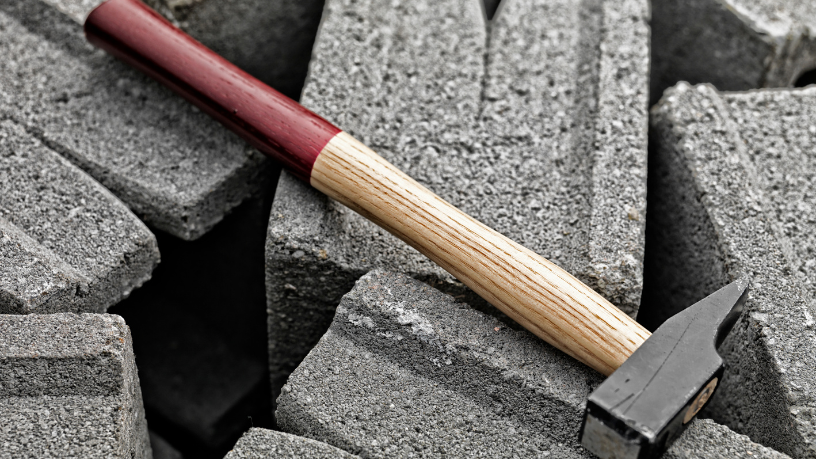 A análise de Valderci Malagosini Machado mostra que a eficiência produtiva na indústria de artefatos de concreto depende de avanços contínuos, superação de desafios e novas oportunidades no Brasil.