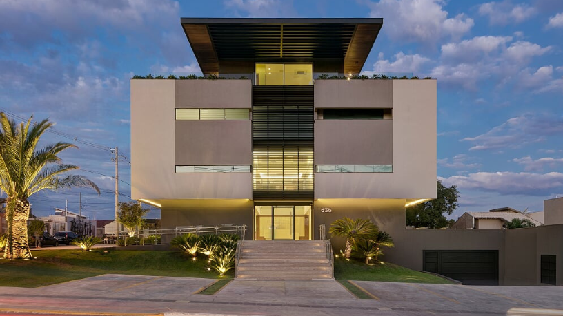 Saiba com Rodrigo Gonçalves Pimentel quais fatores jurídicos e financeiros pesam na decisão judicial sobre a continuidade de uma empresa em crise.